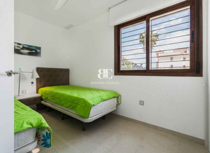 Herverkoop - apartment -
Orihuela Costa - La Zenia