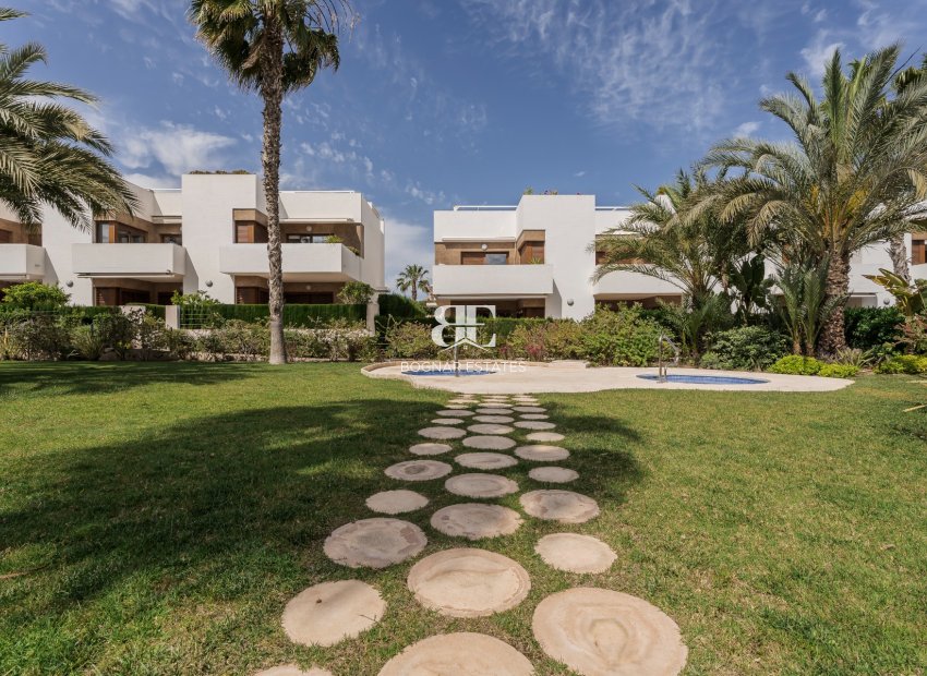 Herverkoop - apartment -
Orihuela Costa - La Zenia
