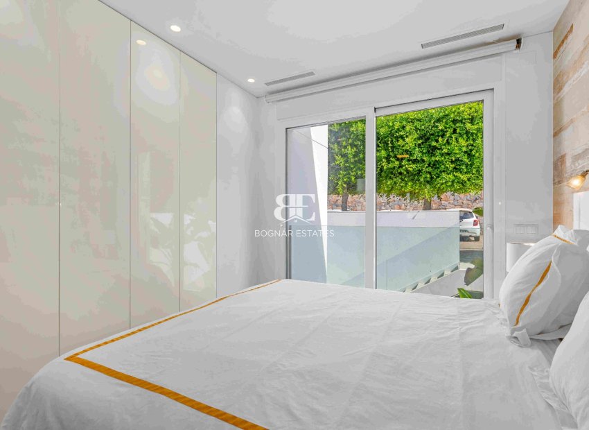 Herverkoop - apartment -
Orihuela Costa - Las Colinas golf