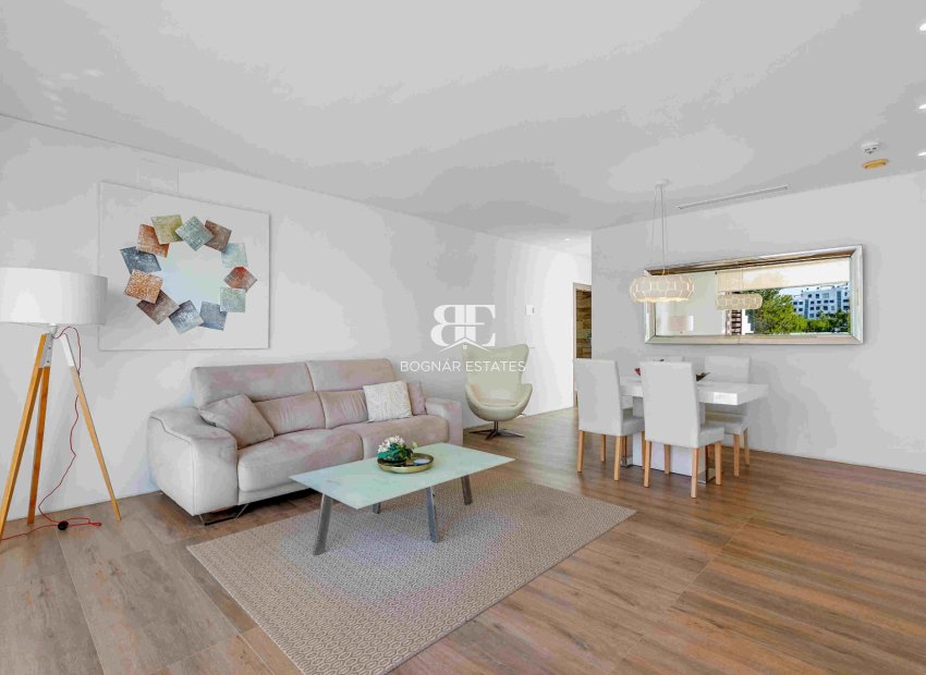 Herverkoop - apartment -
Orihuela Costa - Las Colinas golf