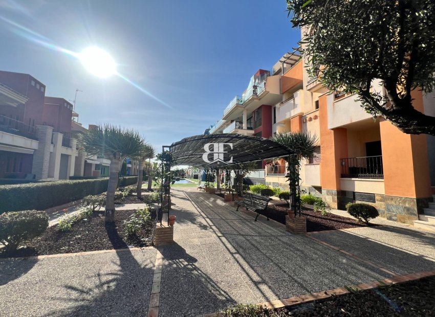 Herverkoop - apartment -
Orihuela Costa - Lomas De Cabo Roig