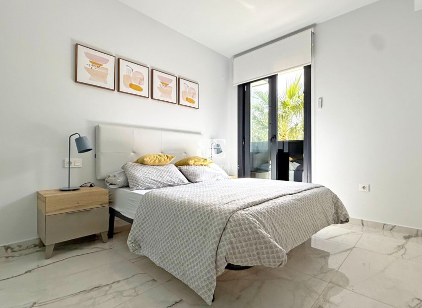 Herverkoop - apartment -
Orihuela Costa - Los Altos