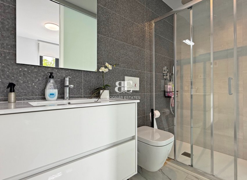 Herverkoop - apartment -
Orihuela Costa - Los Altos