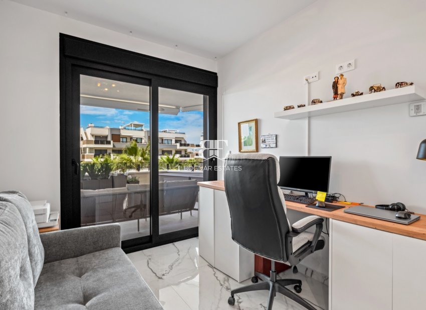 Herverkoop - apartment -
Orihuela Costa - Los Altos