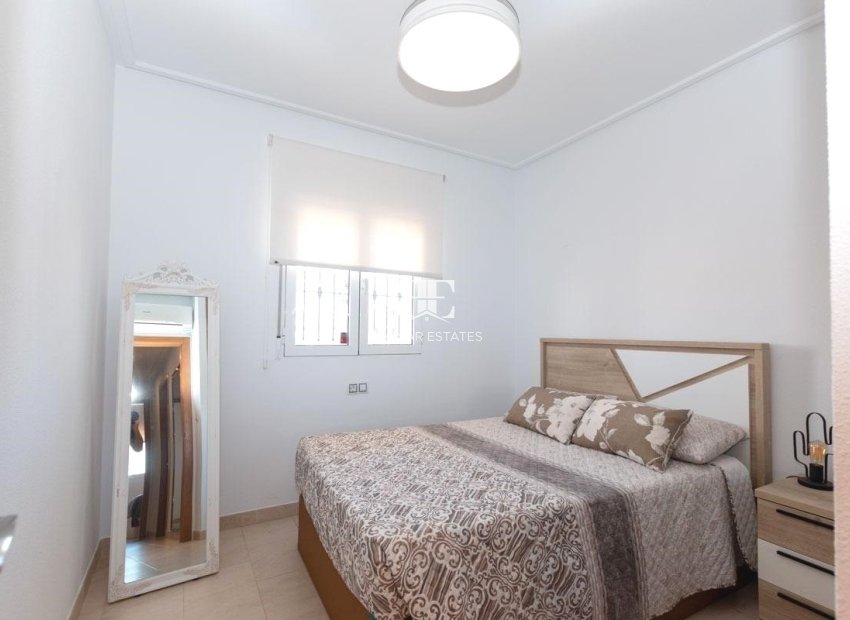 Herverkoop - apartment -
Orihuela Costa - Los Dolses