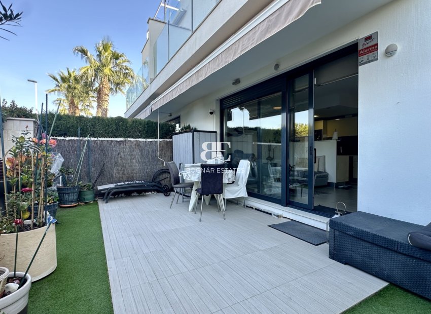 Herverkoop - apartment -
Orihuela Costa - Punta Prima