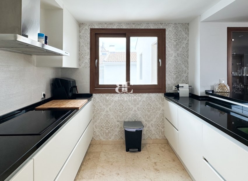 Herverkoop - apartment -
Orihuela Costa - Punta Prima