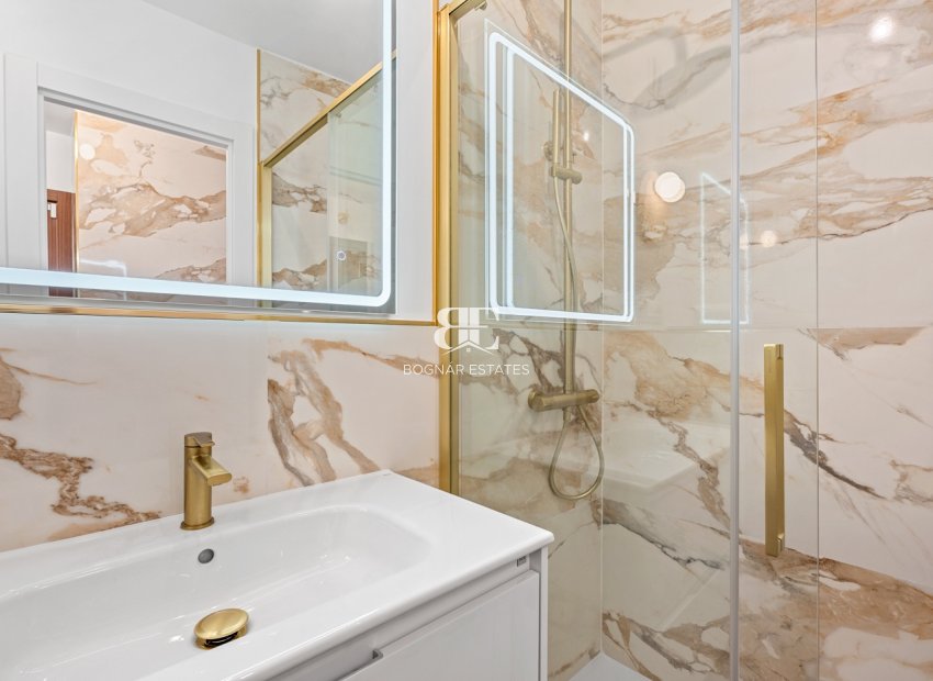 Herverkoop - apartment -
Orihuela Costa - Punta Prima