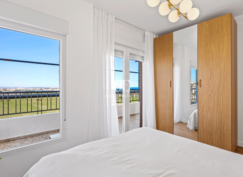 Herverkoop - apartment -
Orihuela Costa - Punta Prima