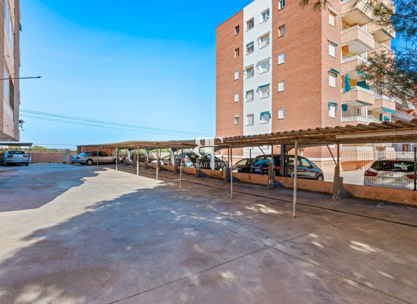 Herverkoop - apartment -
Orihuela Costa - Punta Prima