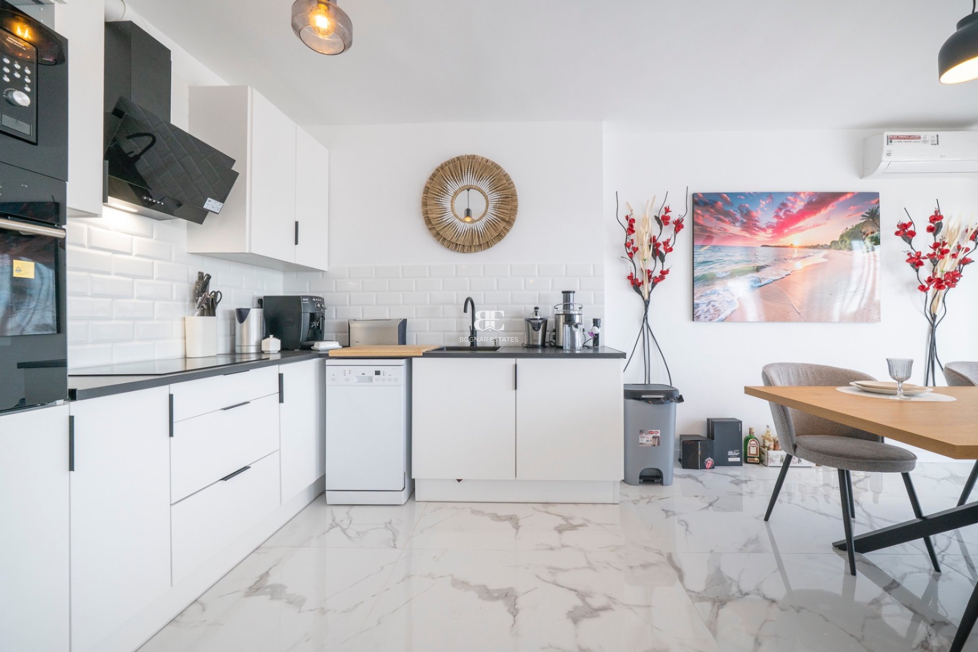 Herverkoop - apartment -
Orihuela Costa - Punta Prima