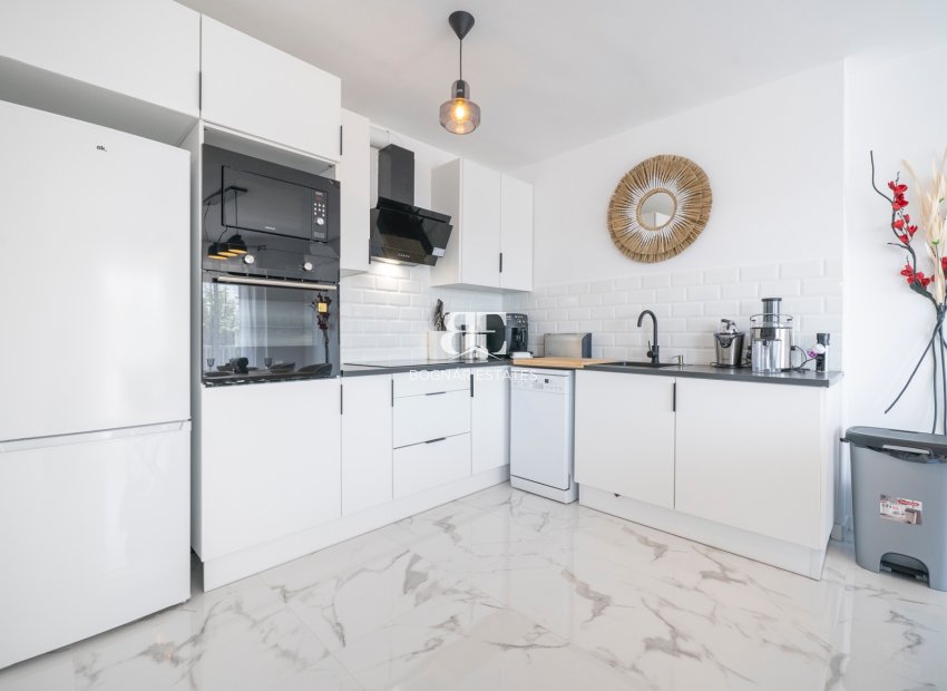 Herverkoop - apartment -
Orihuela Costa - Punta Prima