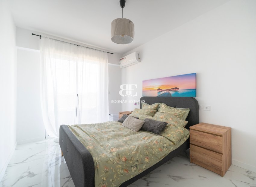 Herverkoop - apartment -
Orihuela Costa - Punta Prima
