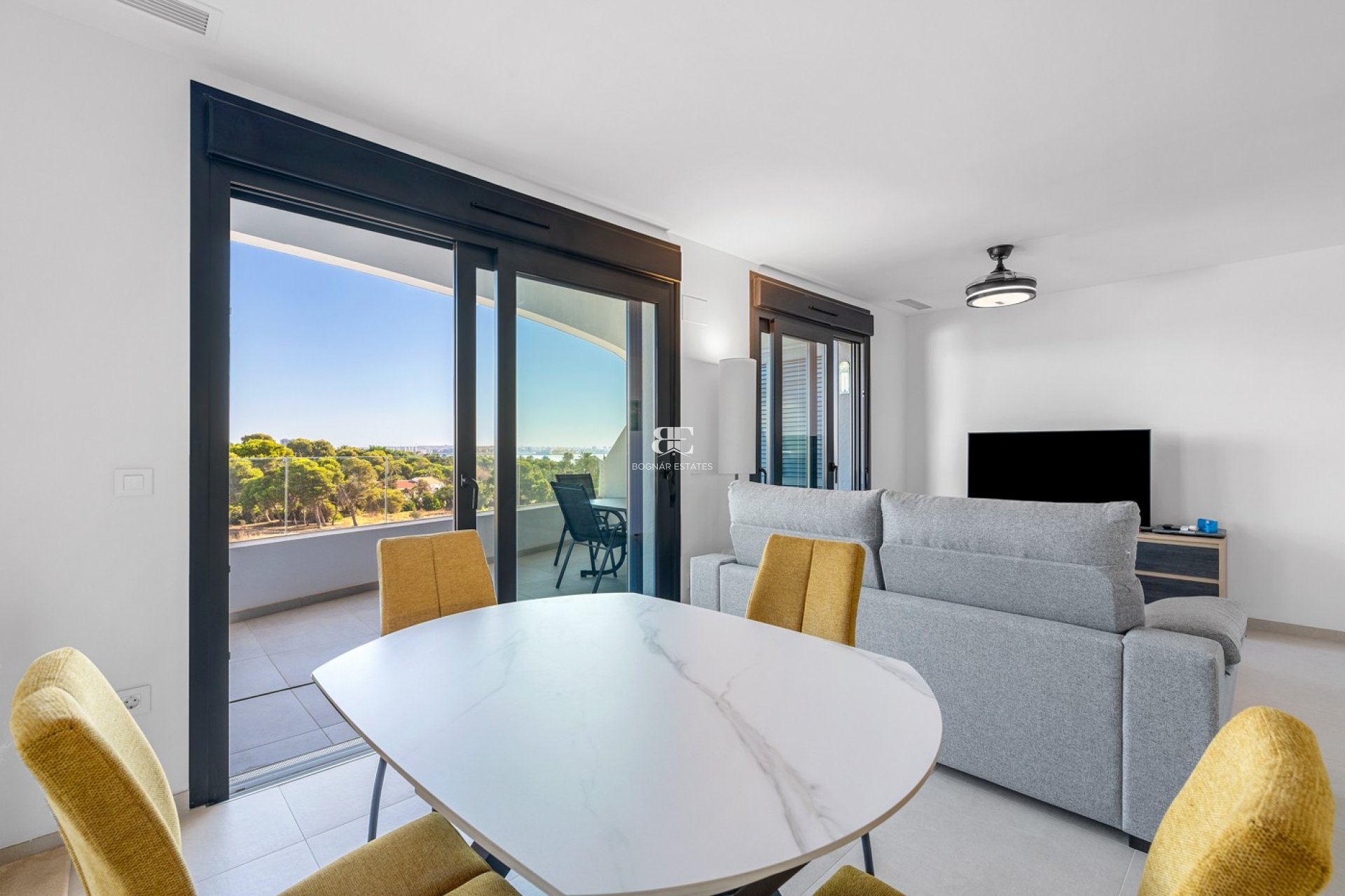 Herverkoop - apartment -
Orihuela Costa - Punta Prima