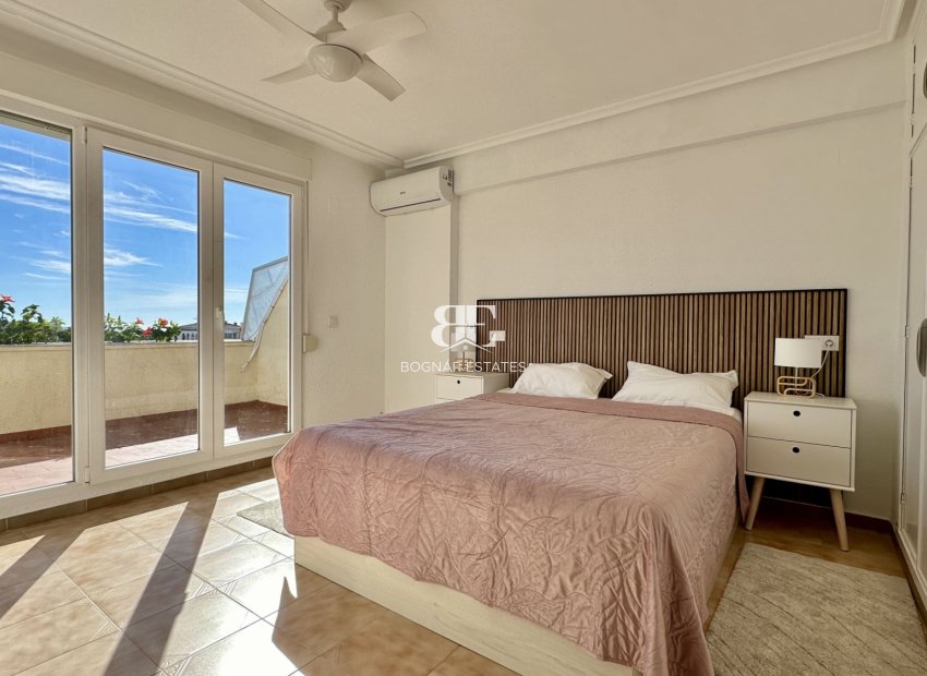Herverkoop - apartment -
Orihuela Costa - Punta Prima
