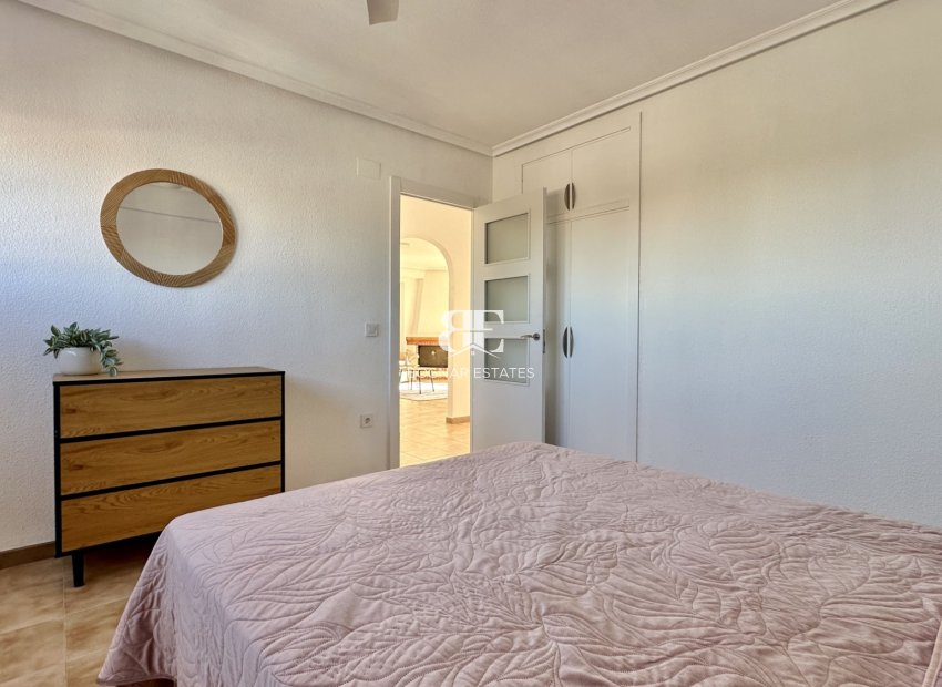 Herverkoop - apartment -
Orihuela Costa - Punta Prima