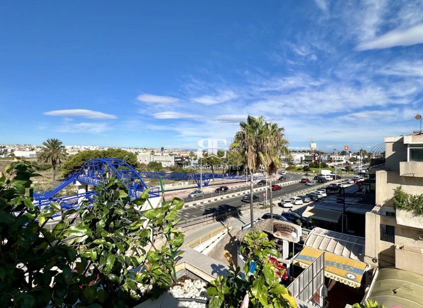 Herverkoop - apartment -
Orihuela Costa - Punta Prima