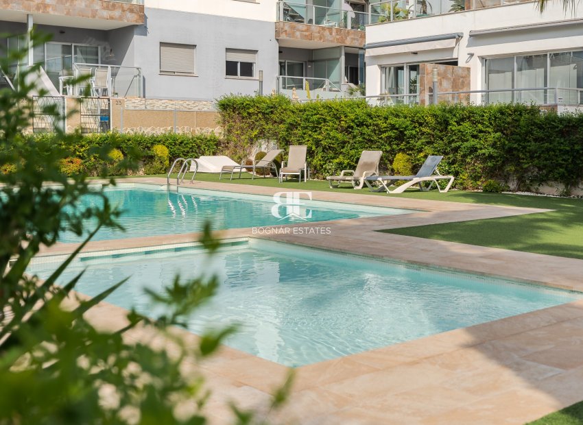 Herverkoop - apartment -
Orihuela Costa - Punta Prima