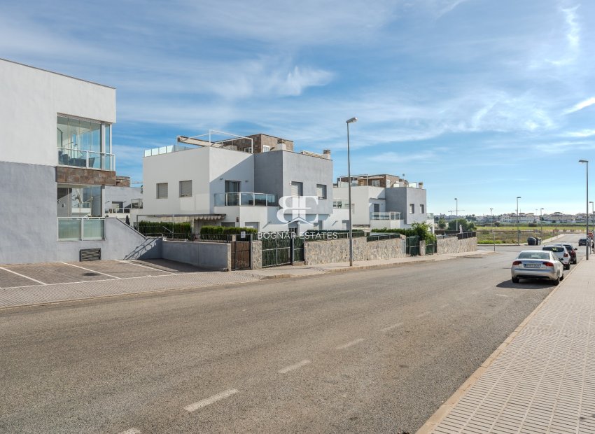 Herverkoop - apartment -
Orihuela Costa - Punta Prima