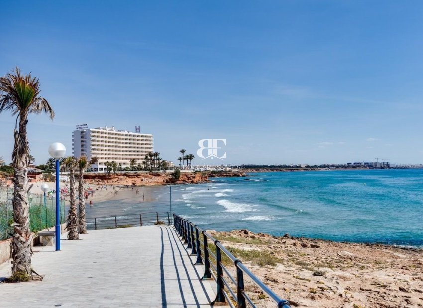 Herverkoop - apartment -
Orihuela Costa - Villamartín