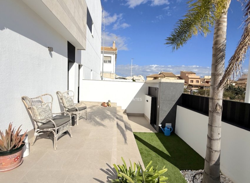 Herverkoop - apartment -
Pilar de la Horadada - Costa Blanca