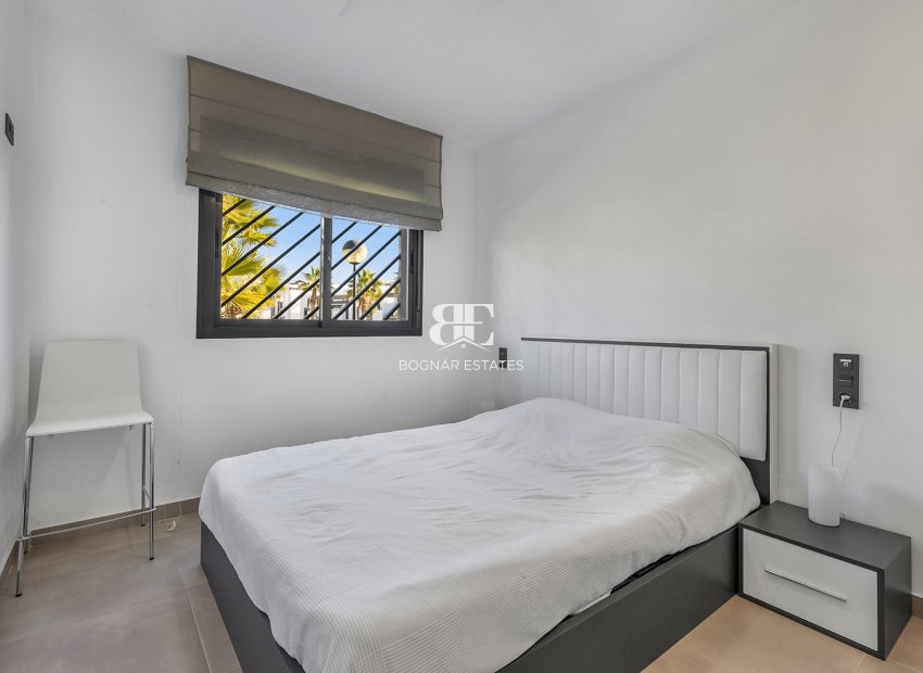 Herverkoop - apartment -
Punta Prima