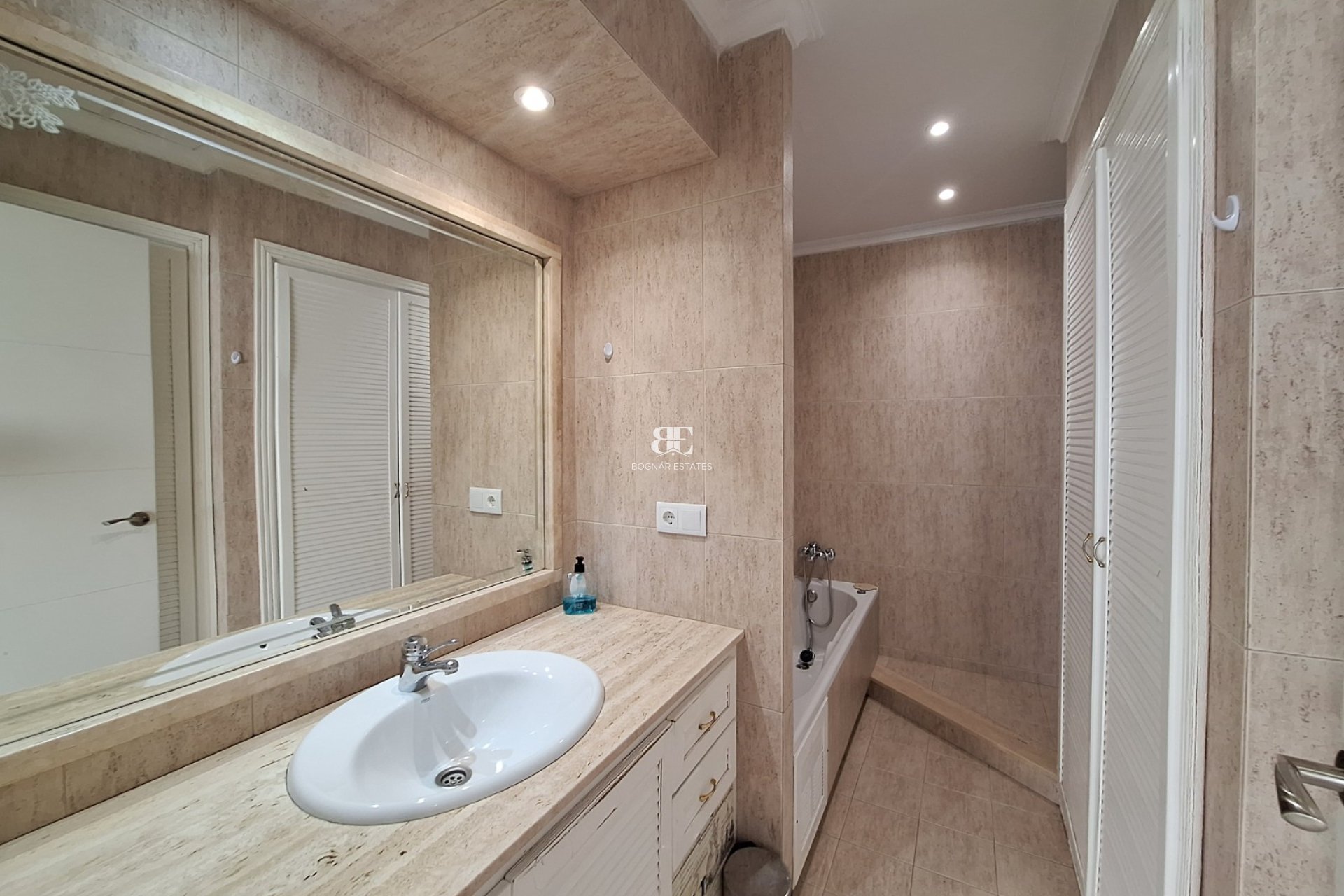 Herverkoop - apartment -
Santa Pola - Center