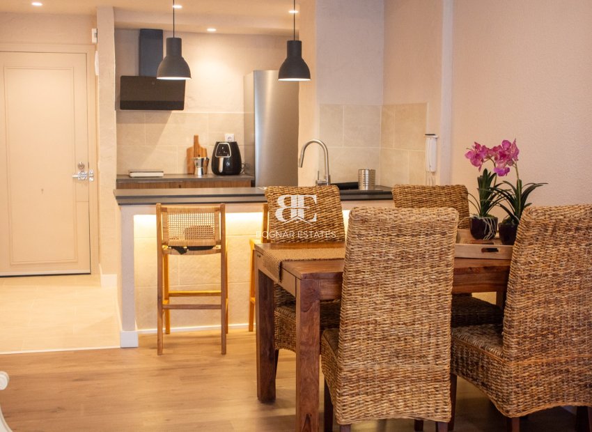 Herverkoop - apartment -
Santa Pola - Playa del Este