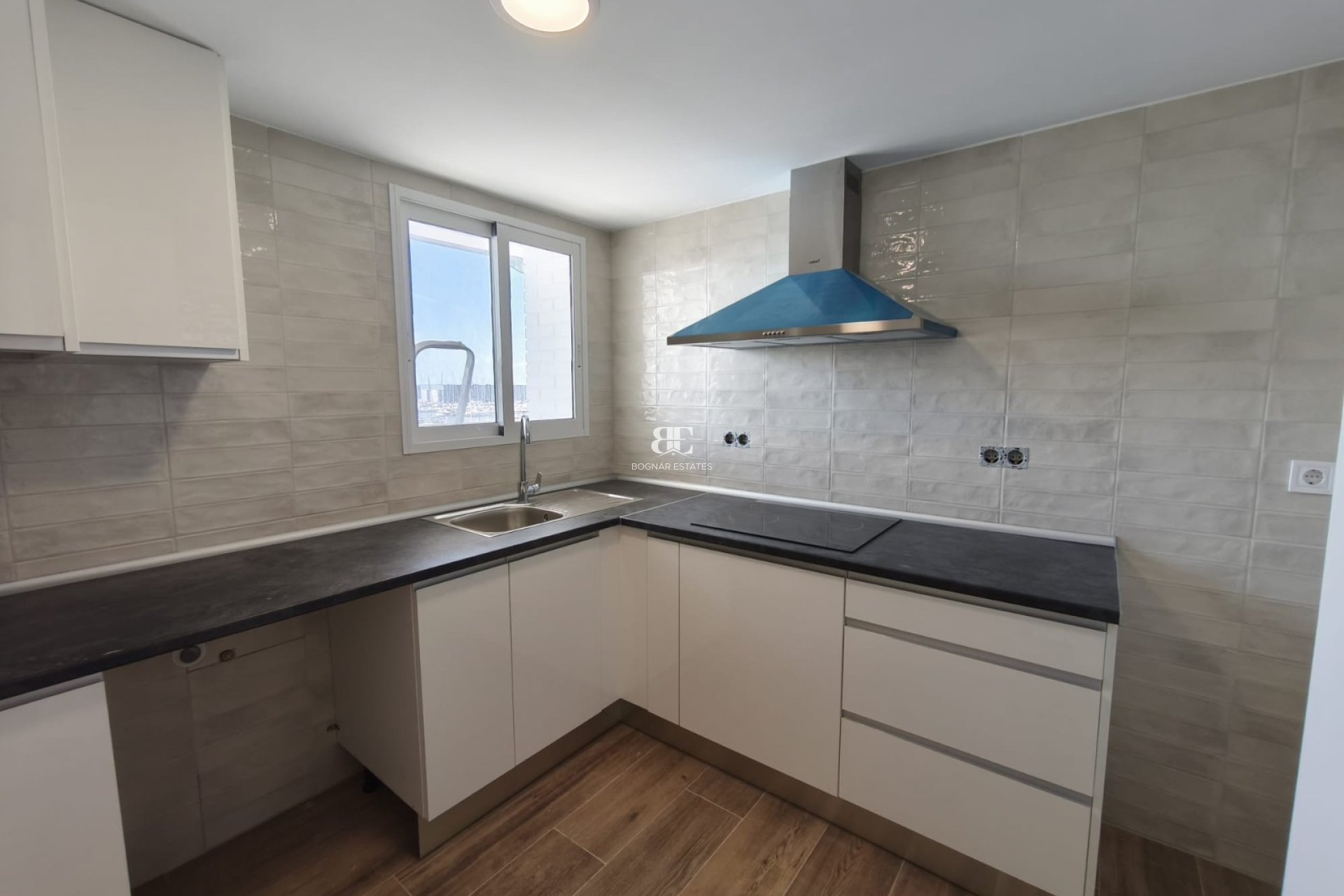 Herverkoop - apartment -
Santa Pola - Puerto