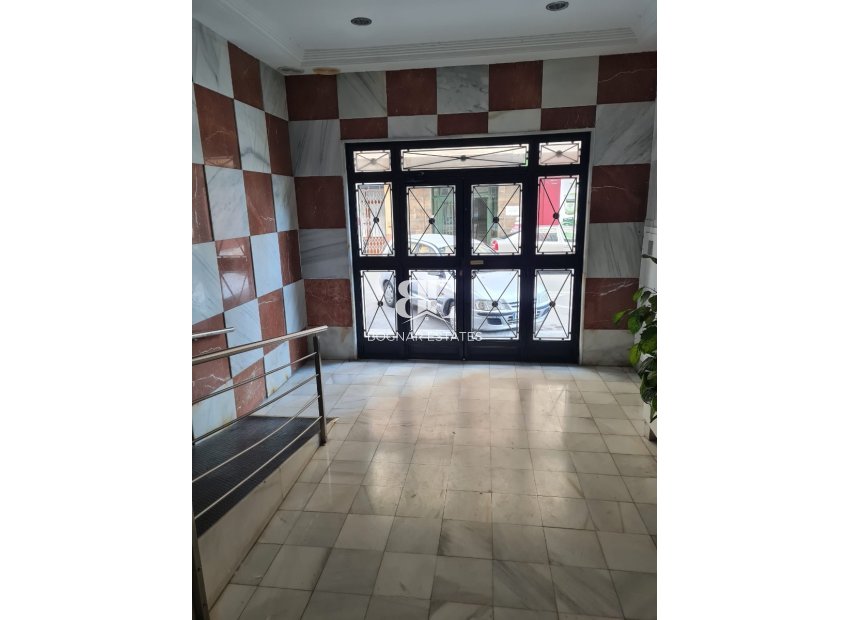 Herverkoop - apartment -
Santa Pola - Puerto