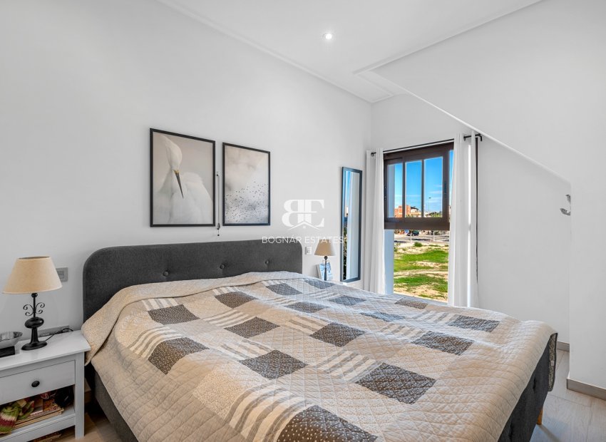 Herverkoop - apartment -
Torre de la Horadada (Alicante) - Spain