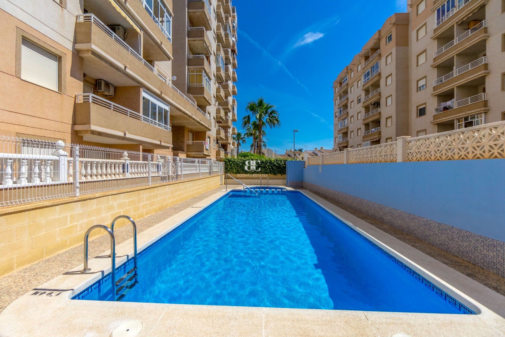 Herverkoop - apartment -
Torrevieja - Center