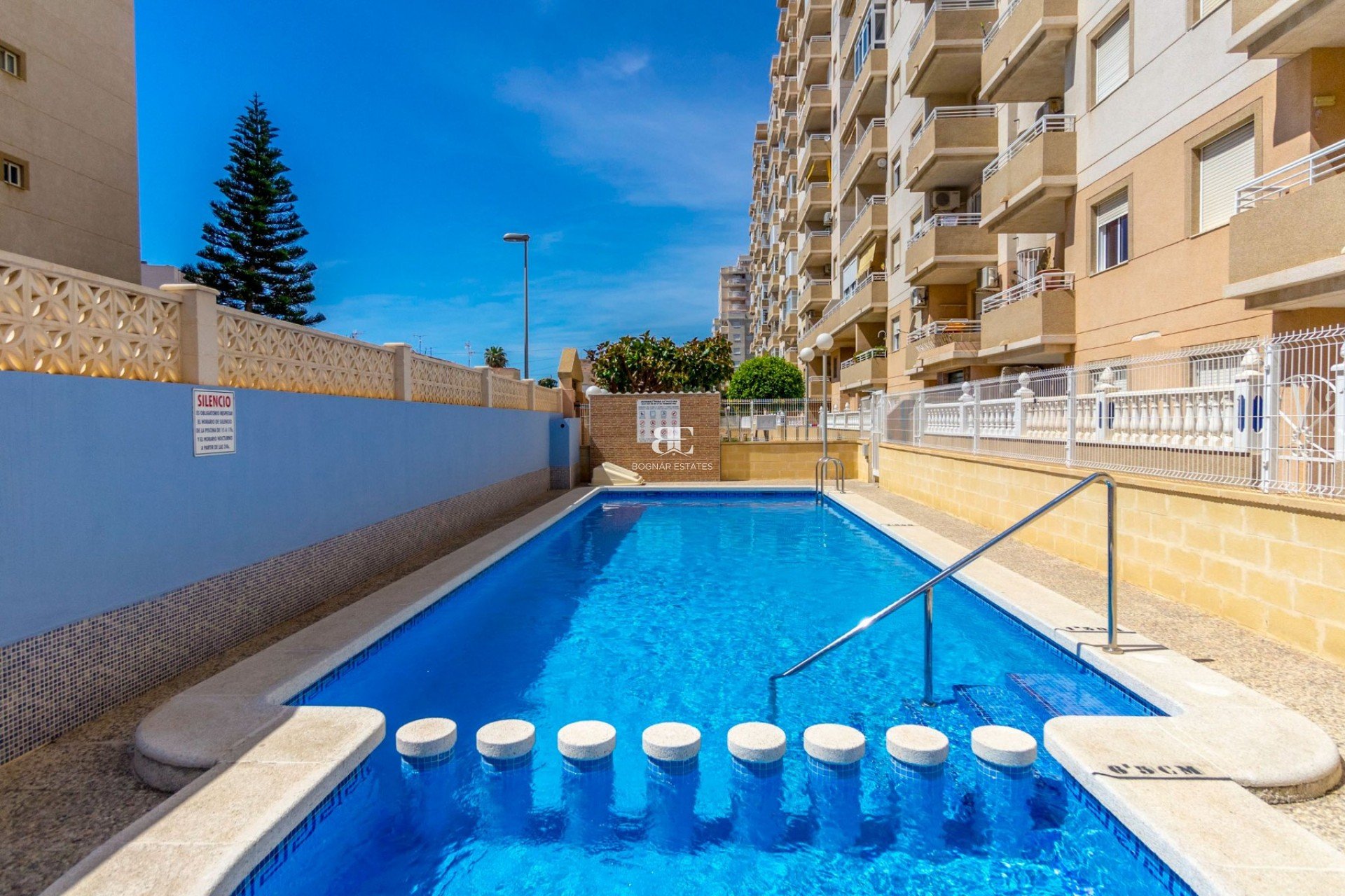 Herverkoop - apartment -
Torrevieja - Center