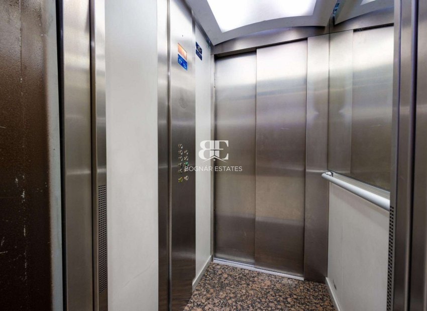 Herverkoop - apartment -
Torrevieja - Center