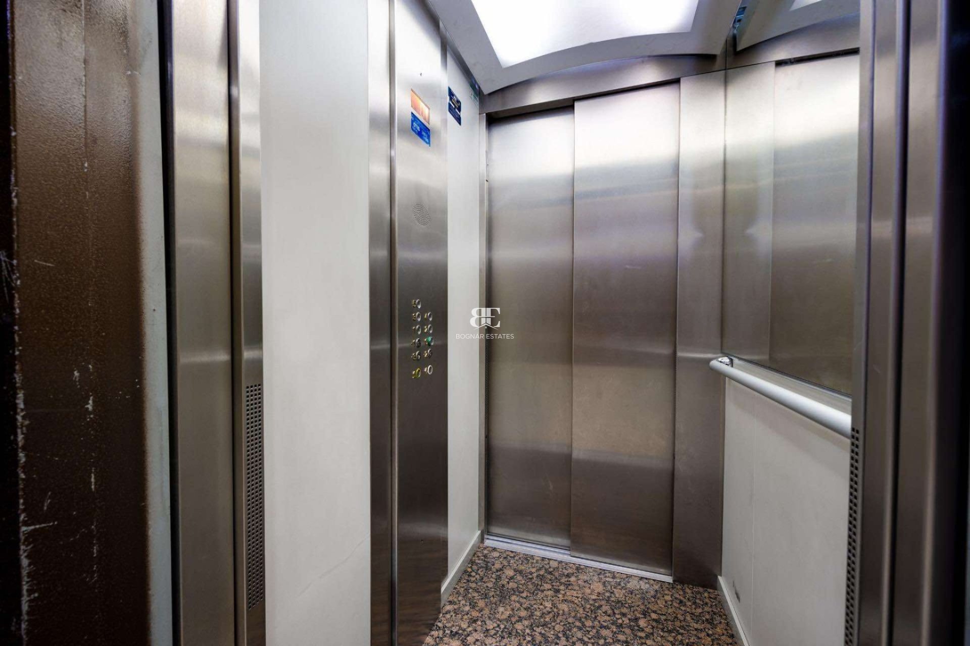 Herverkoop - apartment -
Torrevieja - Center