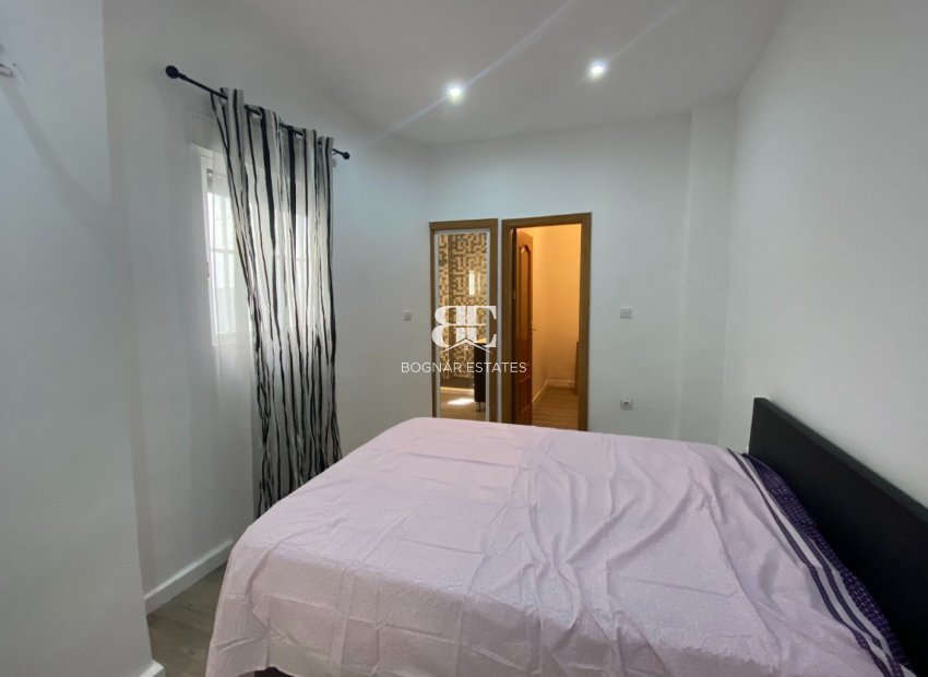 Herverkoop - apartment -
Torrevieja - Center