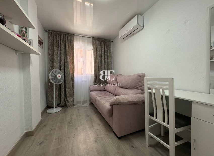 Herverkoop - apartment -
Torrevieja - Center