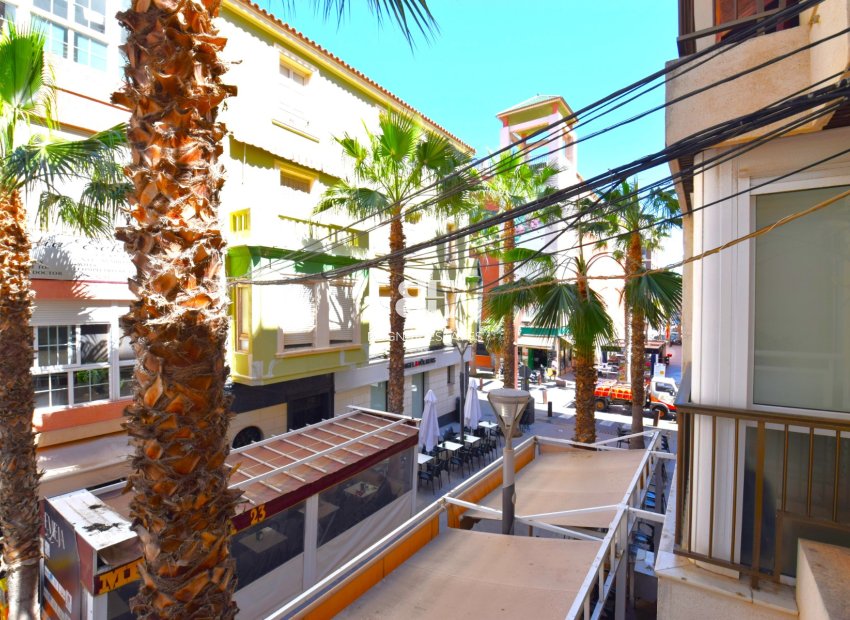 Herverkoop - apartment -
Torrevieja - Center