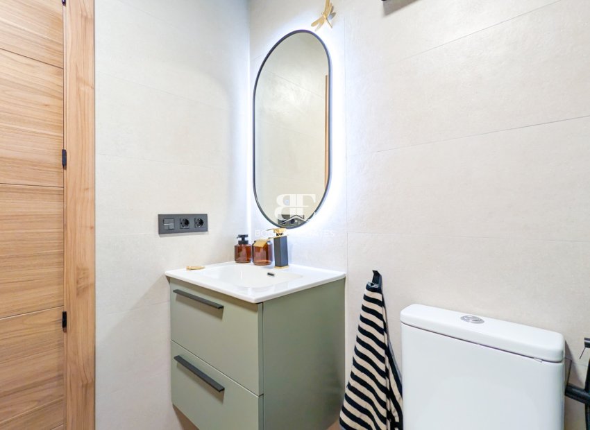 Herverkoop - apartment -
Torrevieja - El Acequión - Los Náufragos