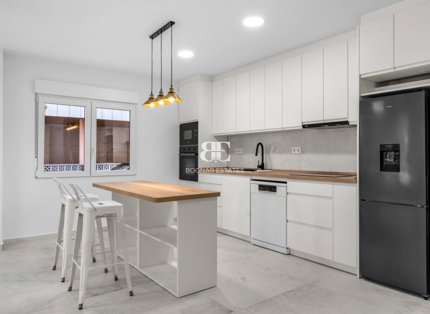 Herverkoop - apartment -
Torrevieja - El Acequión - Los Náufragos