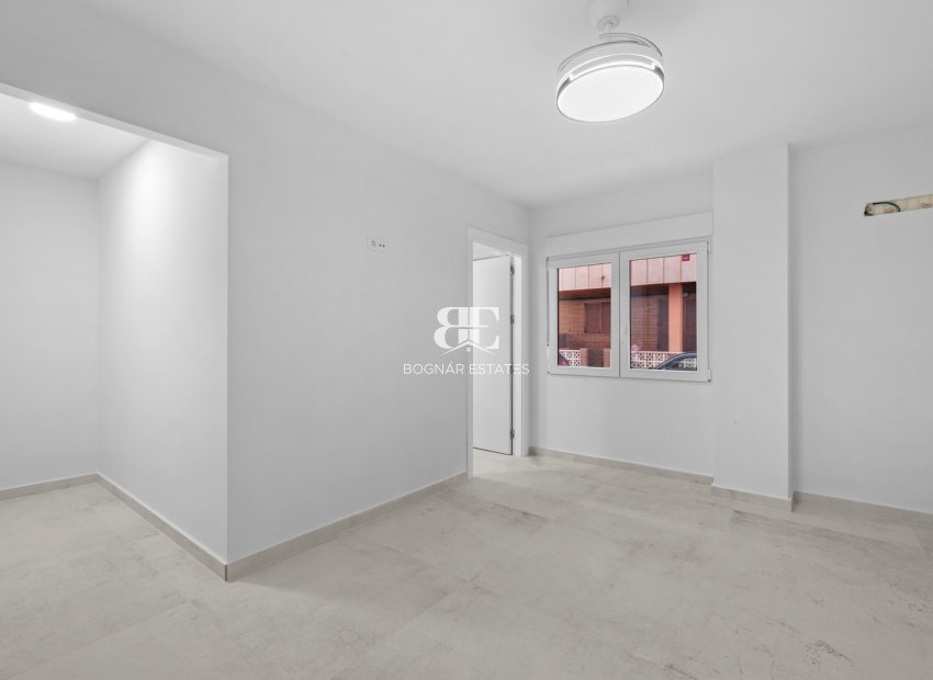 Herverkoop - apartment -
Torrevieja - El Acequión - Los Náufragos