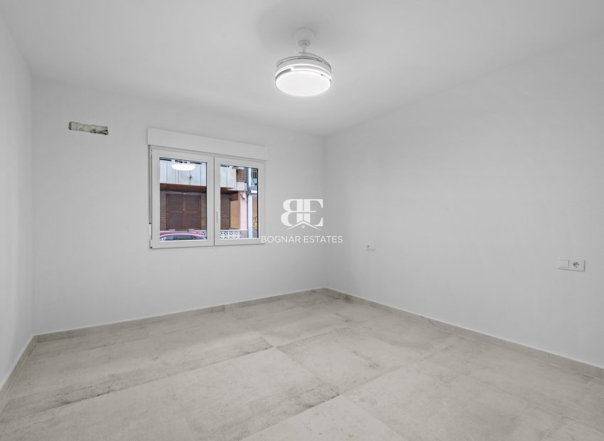 Herverkoop - apartment -
Torrevieja - El Acequión - Los Náufragos