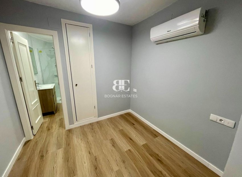 Herverkoop - apartment -
Torrevieja - La Mata