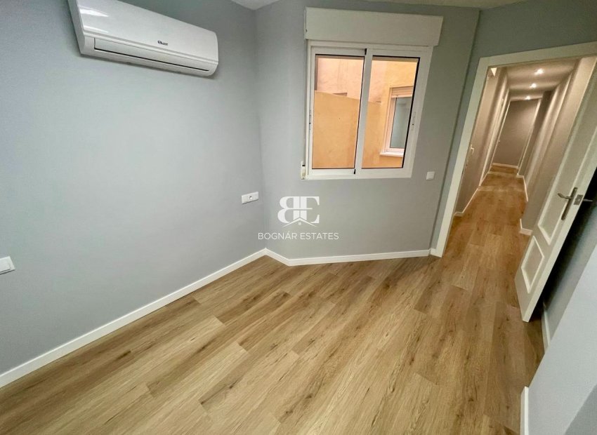 Herverkoop - apartment -
Torrevieja - La Mata