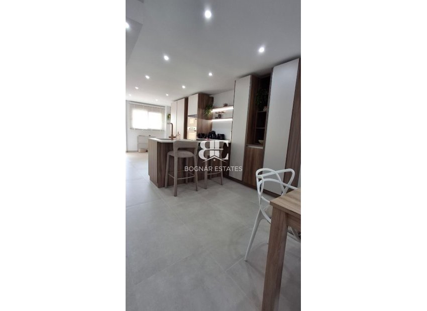 Herverkoop - apartment -
Torrevieja - Playa Acequion