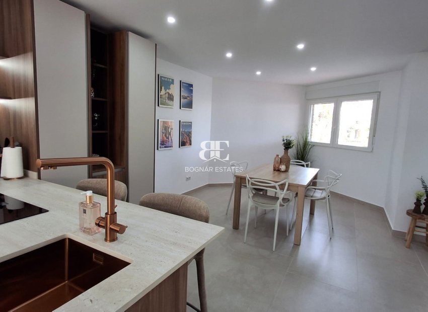 Herverkoop - apartment -
Torrevieja - Playa Acequion