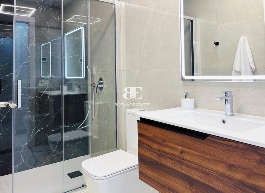Herverkoop - apartment -
Torrevieja - Playa del Cura
