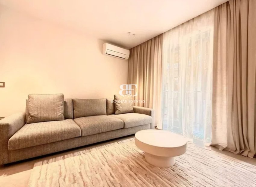 Herverkoop - apartment -
Torrevieja - Playa del Cura