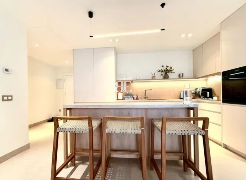 Herverkoop - apartment -
Torrevieja - Playa del Cura