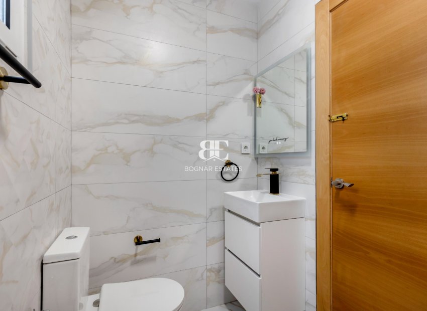 Herverkoop - apartment -
Torrevieja - Playa del Cura